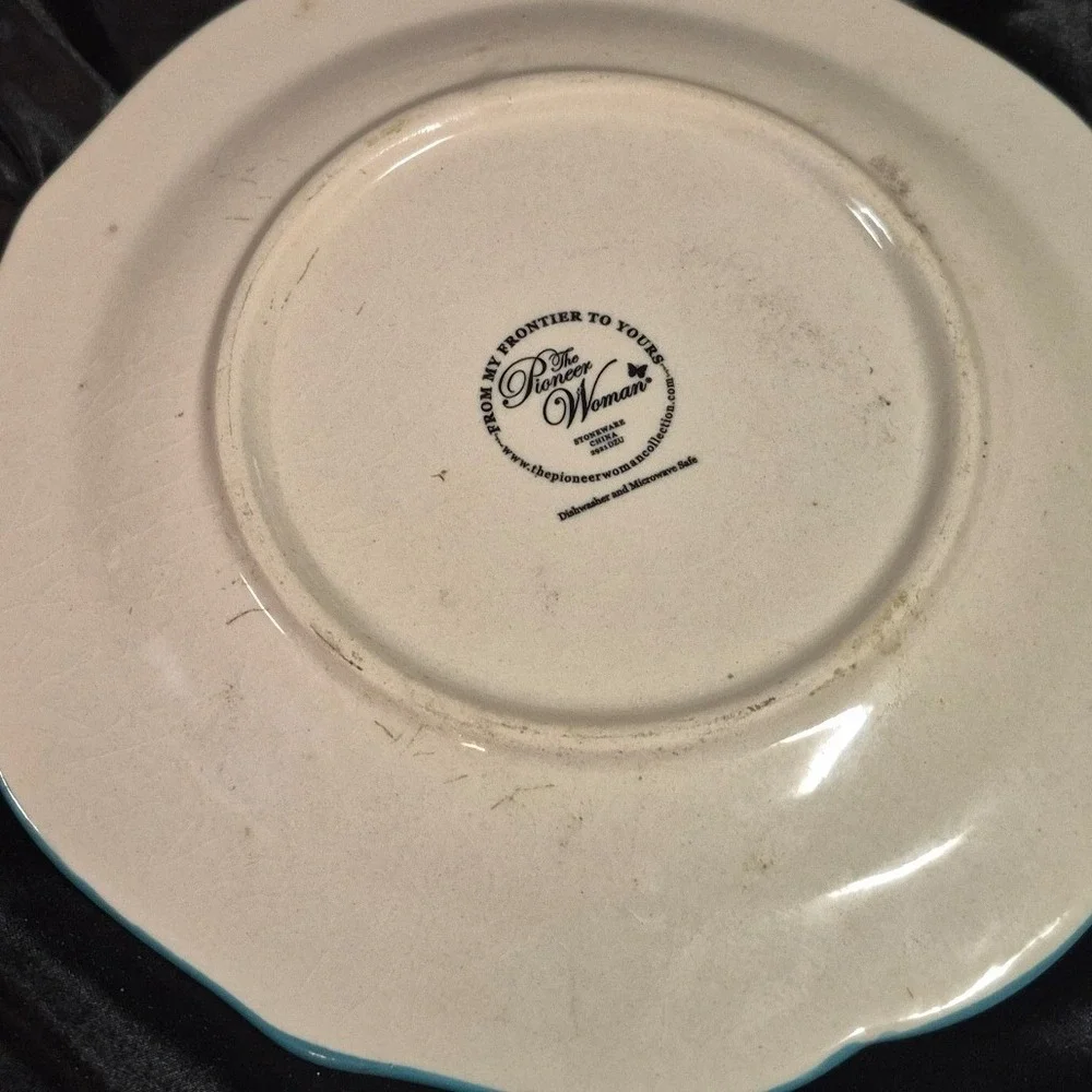 Pioneer Woman Flea Market Floral Salad Plate Scalloped Turquoise Rim 8.5